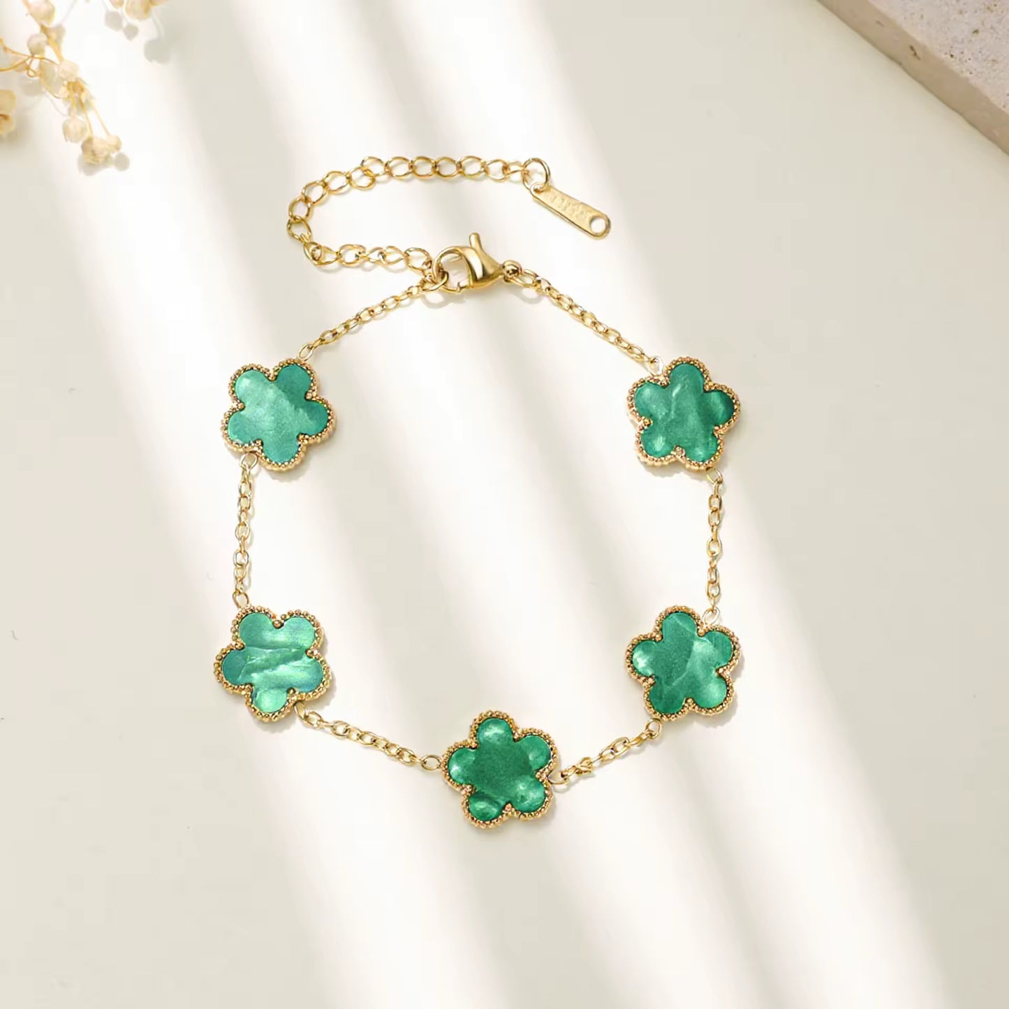 Emelard Clover